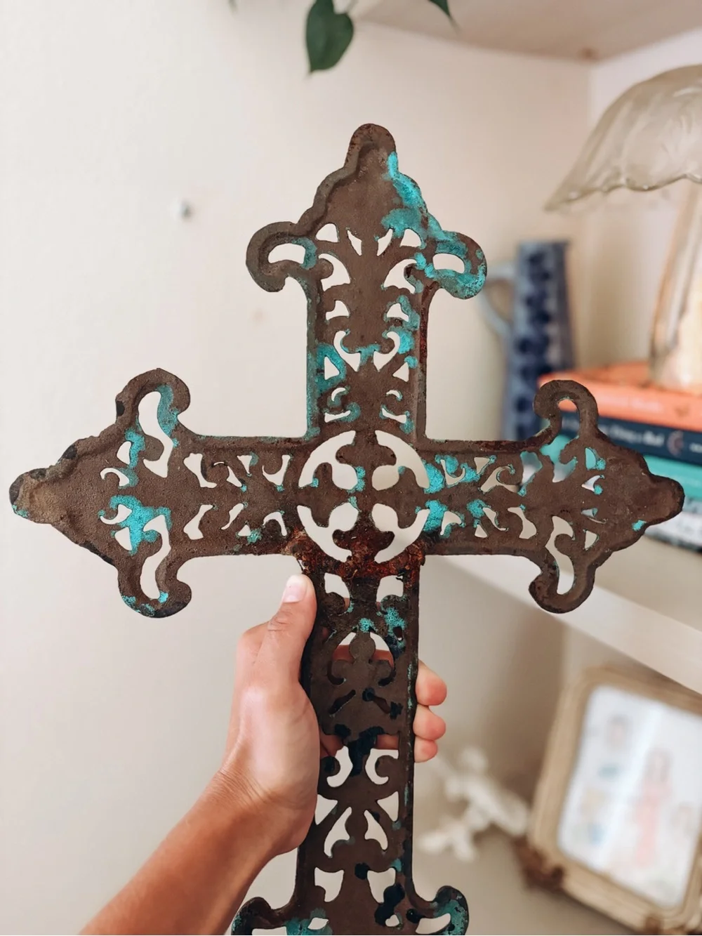 Design Toscano Fleur de Lis Cast Iron Cross